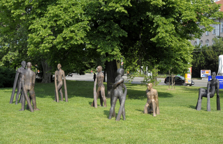 Michal Gabriel, The Players, 2000 – 2008,  bronze, Moravské náměstí
